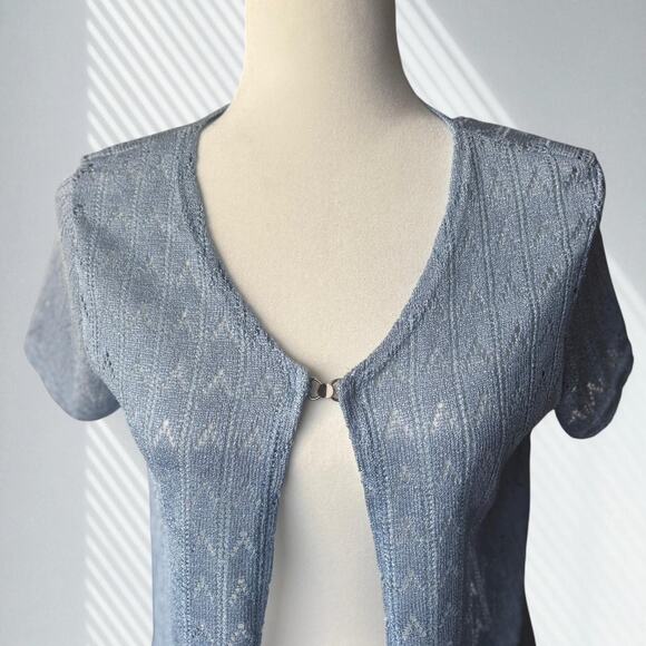 Soft blue sleeveless knit top - Picture 2 of 3